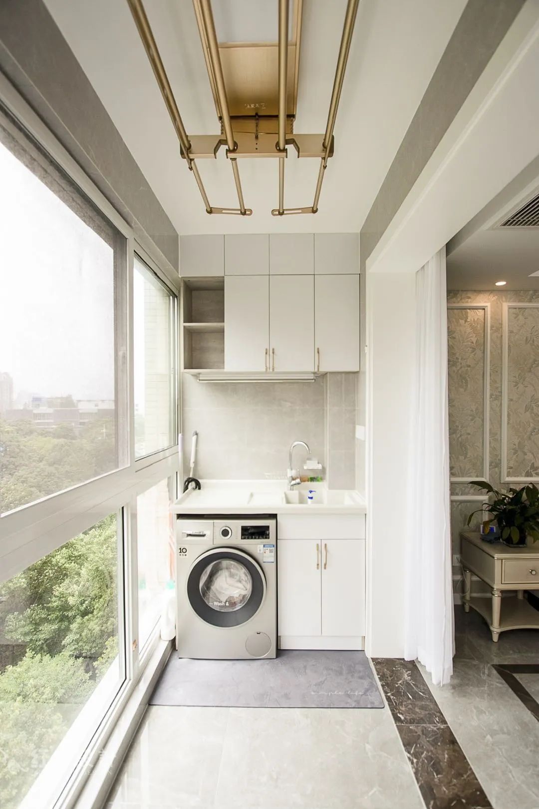 最美畢業(yè)照 ⑥--簡(jiǎn)美不一定是深色系，也可以這樣清爽哦！05陽(yáng)臺(tái)