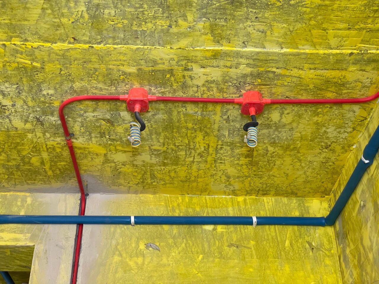 差別真的太大了!南京紅牛裝飾標準化水電工藝vs非正規/熟人施工隊的水電工藝! 差別真的太大了!南京紅牛裝飾標準化水電工藝vs非正規/熟人施工隊的水電工藝!