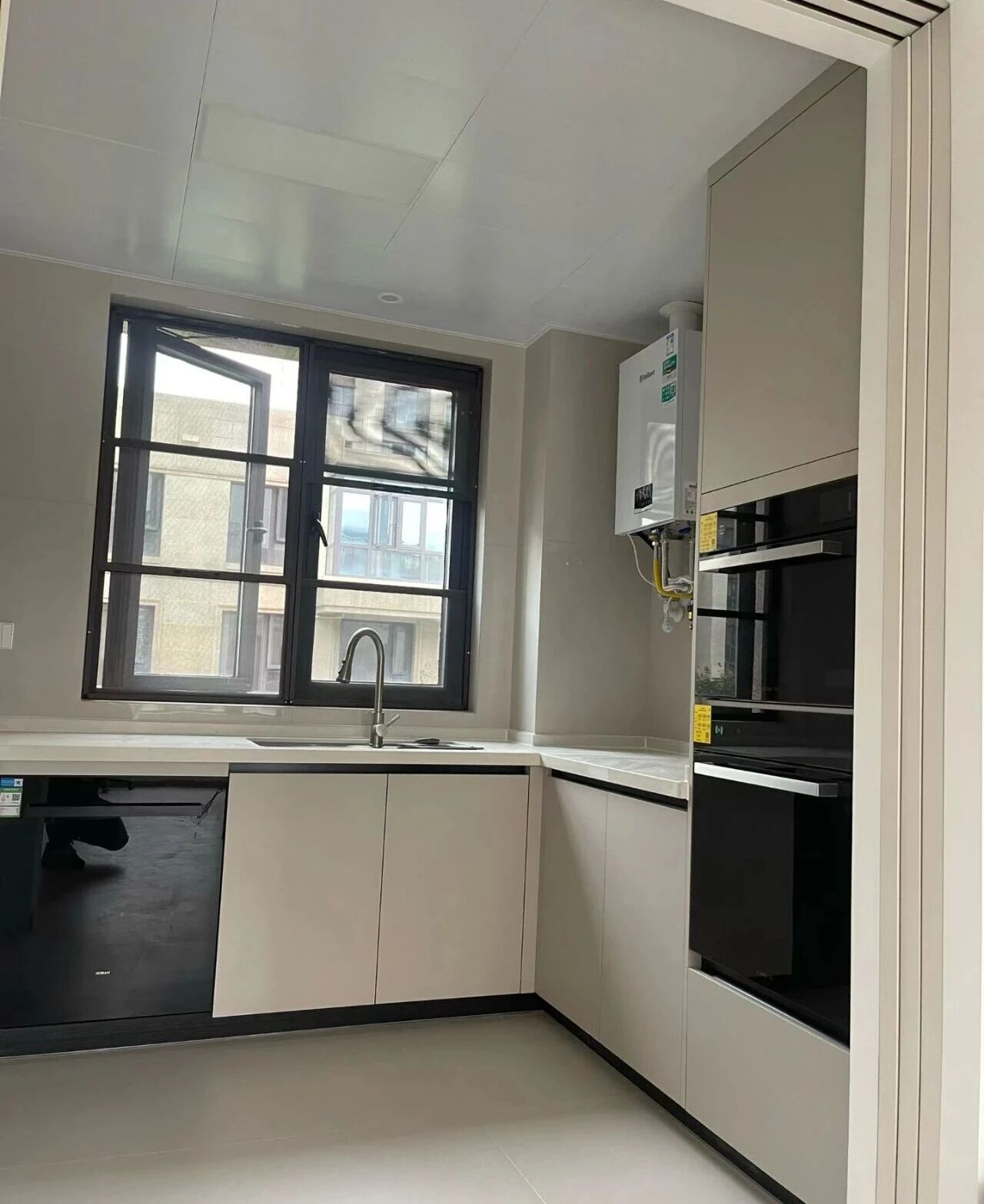 工地巡檢:雙節同慶,品質同行,嚴把每一道工序,用心守護夢想家! 工地巡檢:雙節同慶,品質同行,嚴把每一道工序,用心守護夢想家!